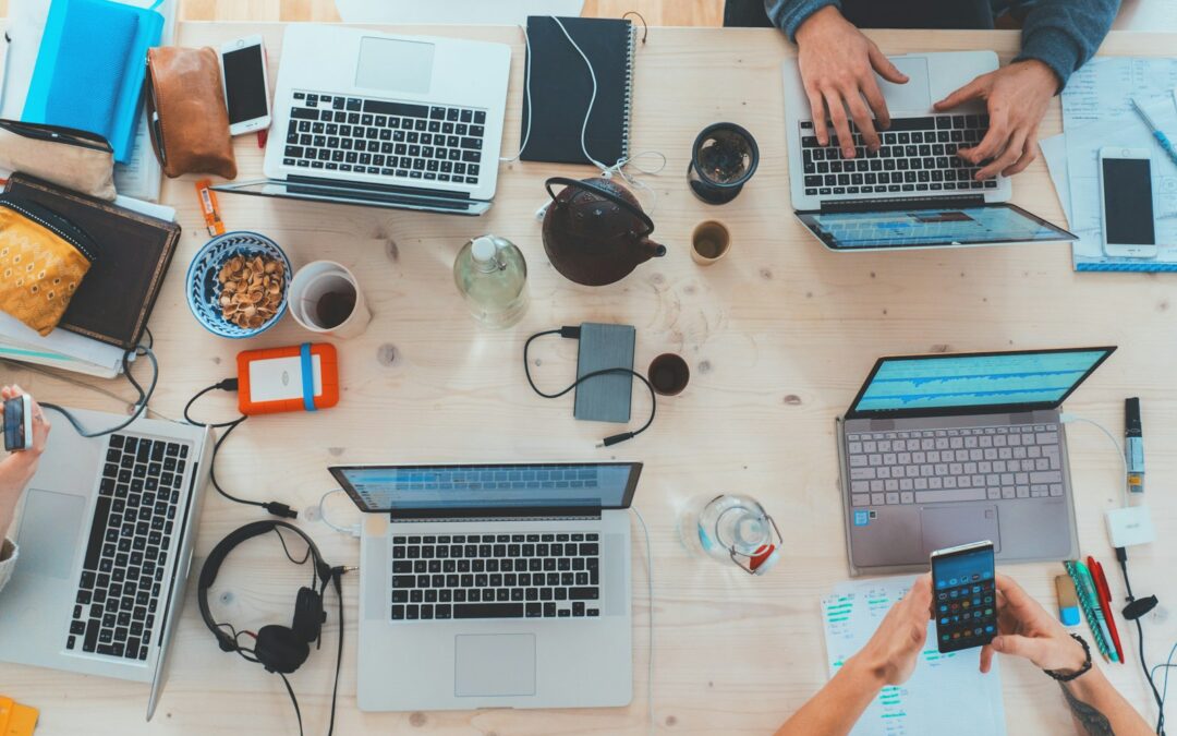 Construir proyectos digitales útiles con tecnología, foco y paciencia